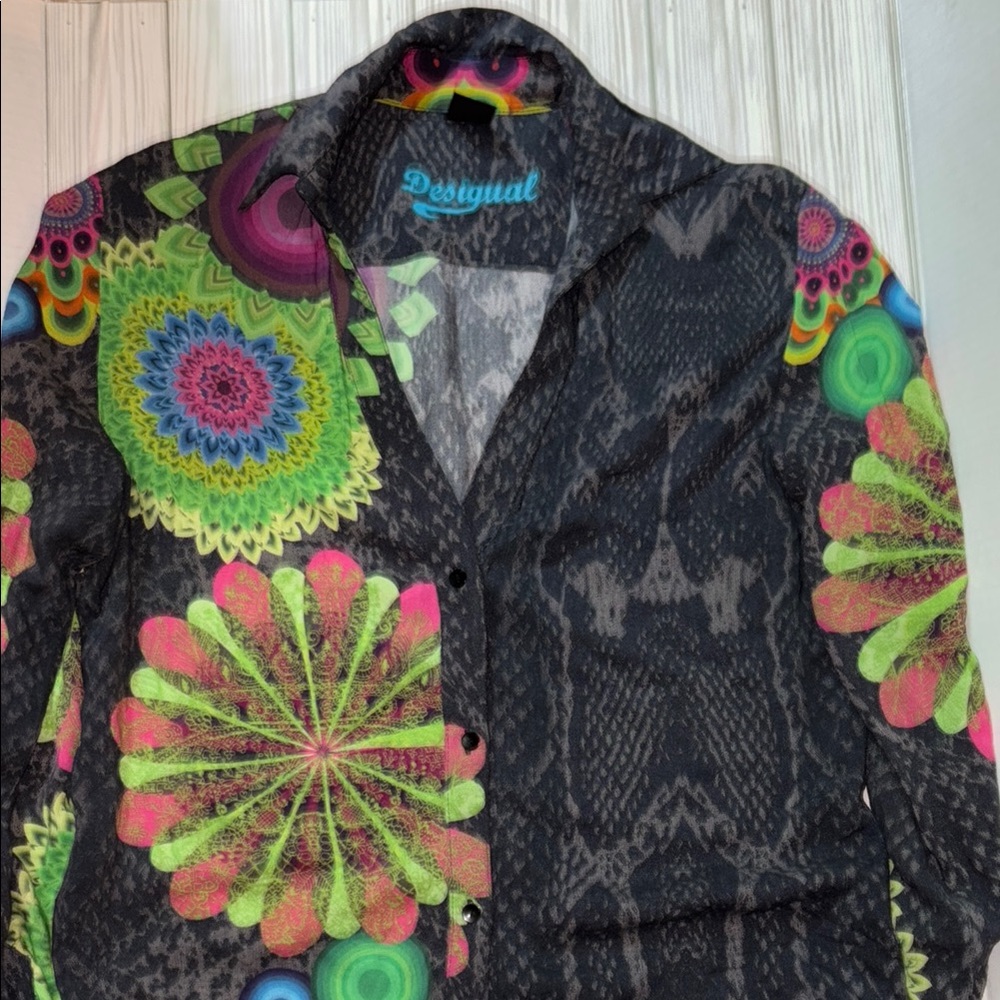 Desigual Women's Floral Button Down, EUC - Picture 3 of 13